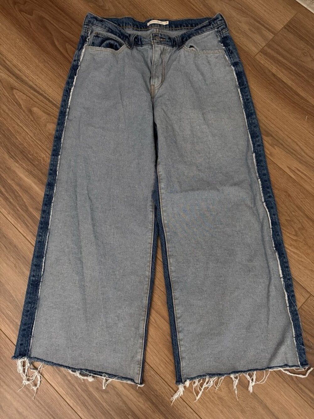 Levi's 94 Baggy Two Tone Wide Leg Jeans Raw Hem Womens 31x31
